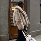 OFTBUY Luxury Oversized Lapel Faux Fur Jacket - Chic Short Vegan Fur Coat for Winter Glamour