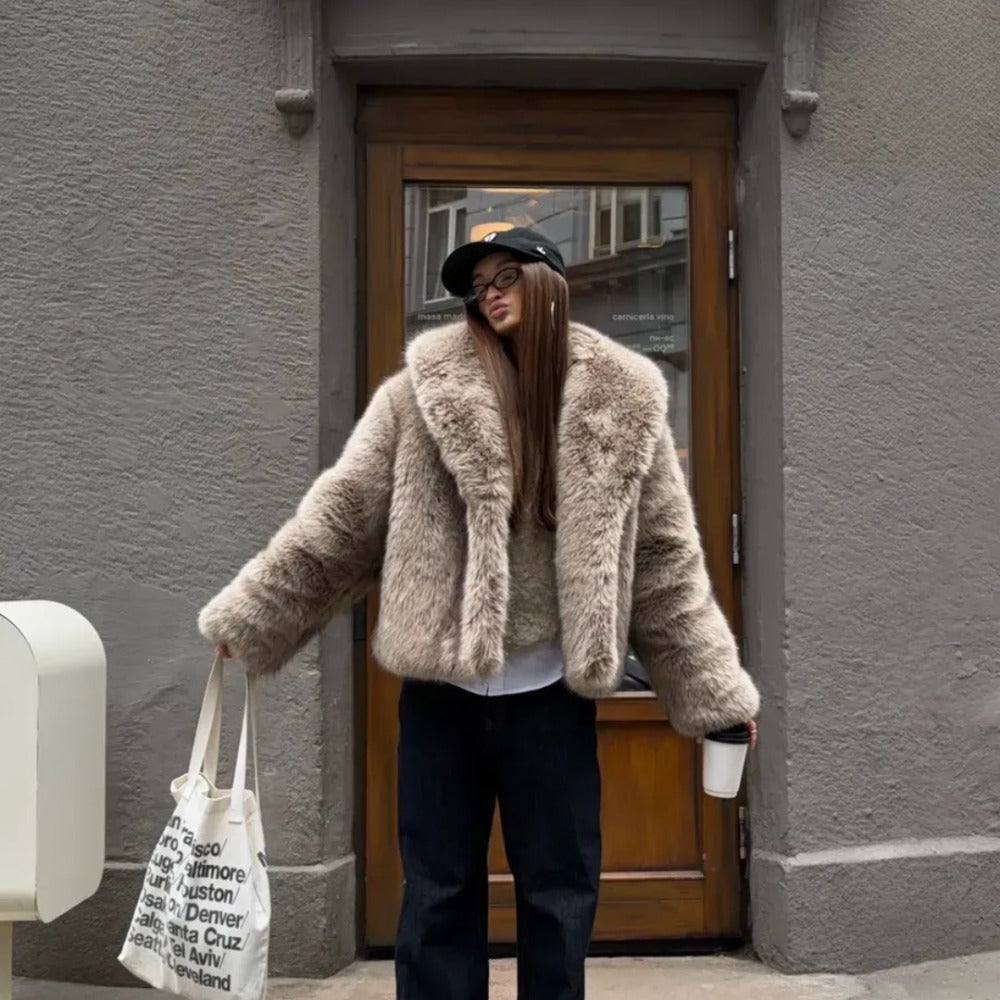 OFTBUY Luxury Oversized Lapel Faux Fur Jacket - Chic Short Vegan Fur Coat for Winter Glamour