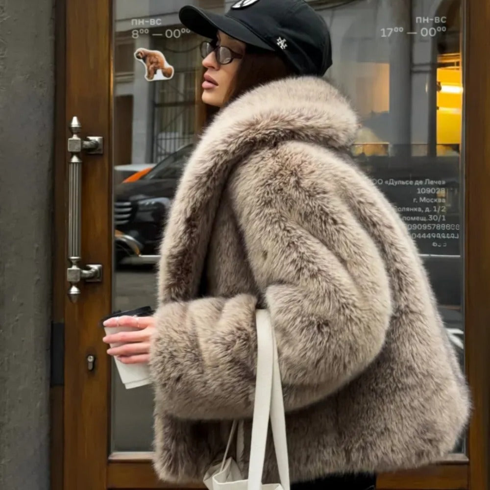 OFTBUY Luxury Oversized Lapel Faux Fur Jacket - Chic Short Vegan Fur Coat for Winter Glamour